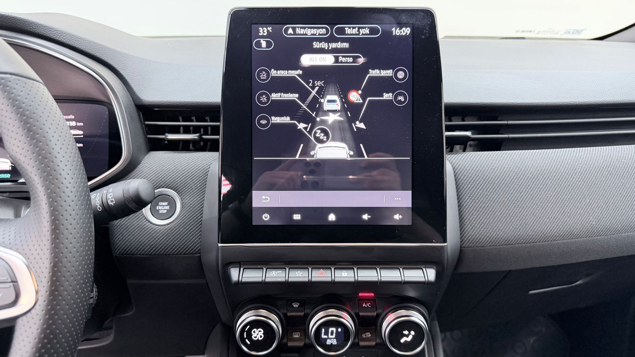 RENAULT CLIO 21